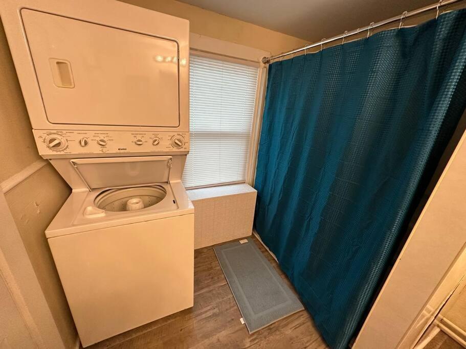 The Yellow Door 3-Bedroom Downtown Near Vt&Ru Radford Exterior foto